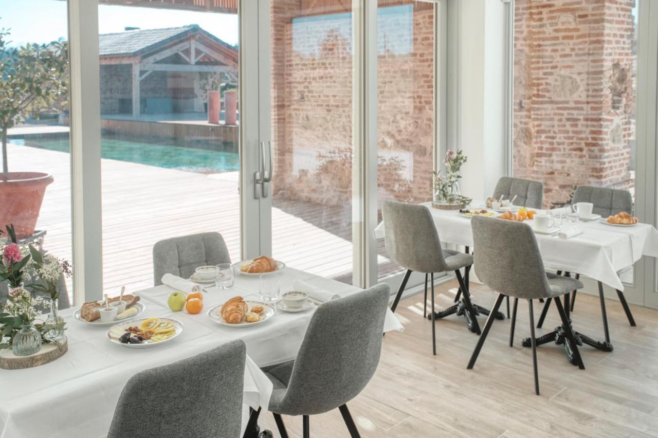Hotel Escons Domaine De Charme Saint-Sulpice-sur-Leze Zewnętrze zdjęcie