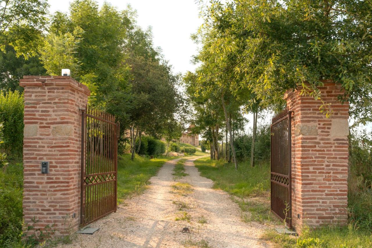 Hotel Escons Domaine De Charme Saint-Sulpice-sur-Leze Zewnętrze zdjęcie