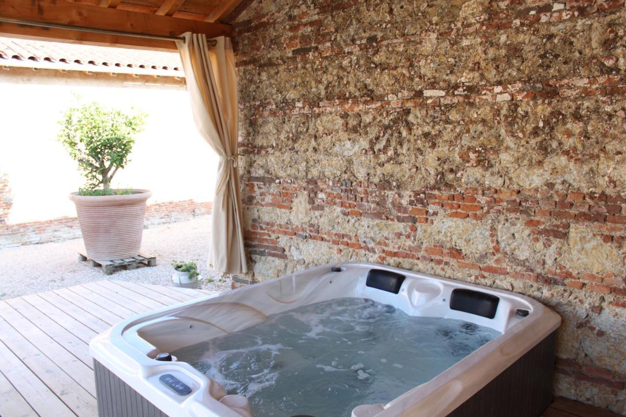Hotel Escons Domaine De Charme Saint-Sulpice-sur-Leze Zewnętrze zdjęcie