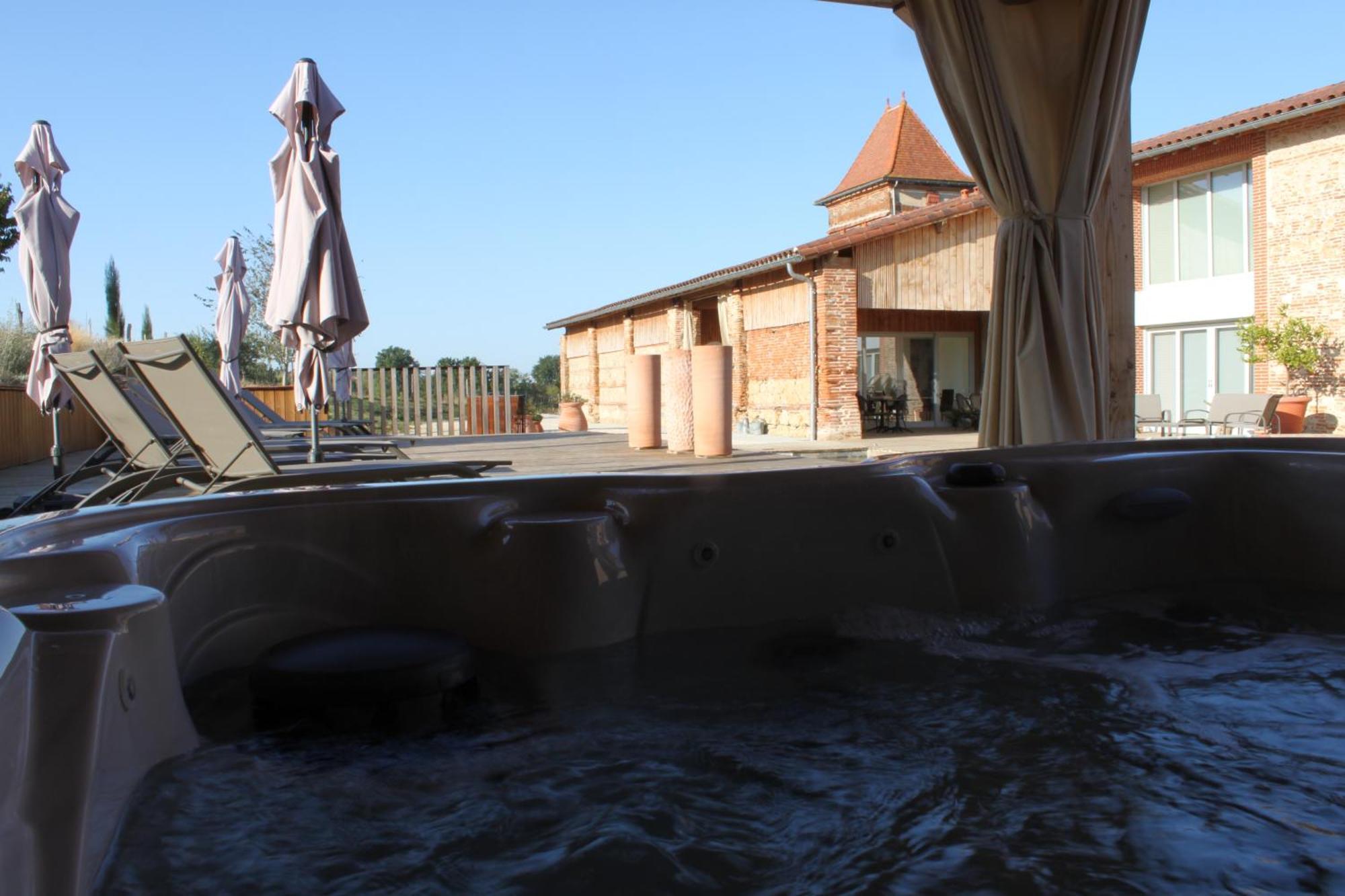 Hotel Escons Domaine De Charme Saint-Sulpice-sur-Leze Zewnętrze zdjęcie